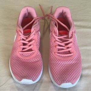 Nike size 8 tennis shoes